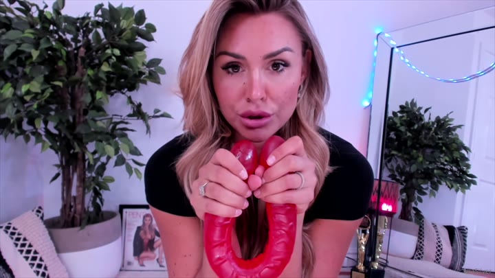 Ella Silver boobs