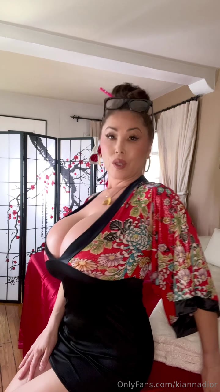Epic cunt Kianna Dior masturbating PRIVATE