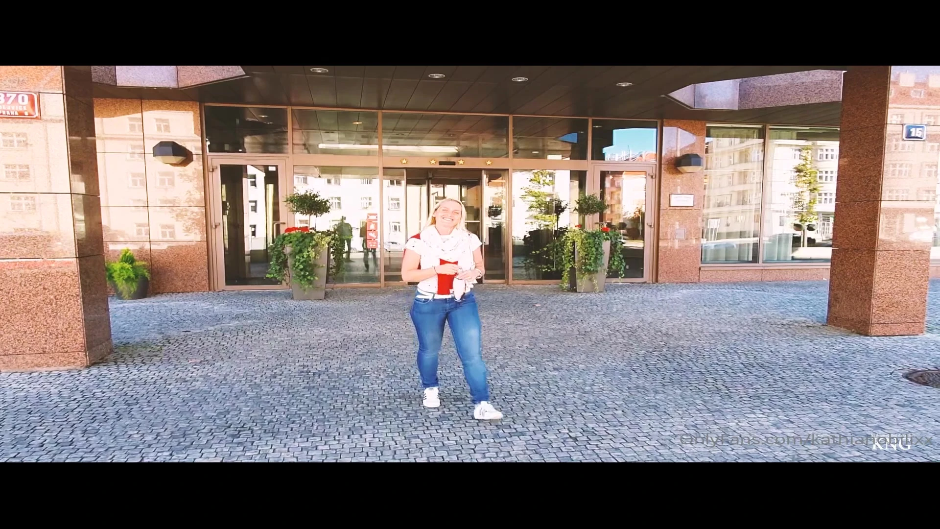slutty hoe sucking European Kathia Nobili sex