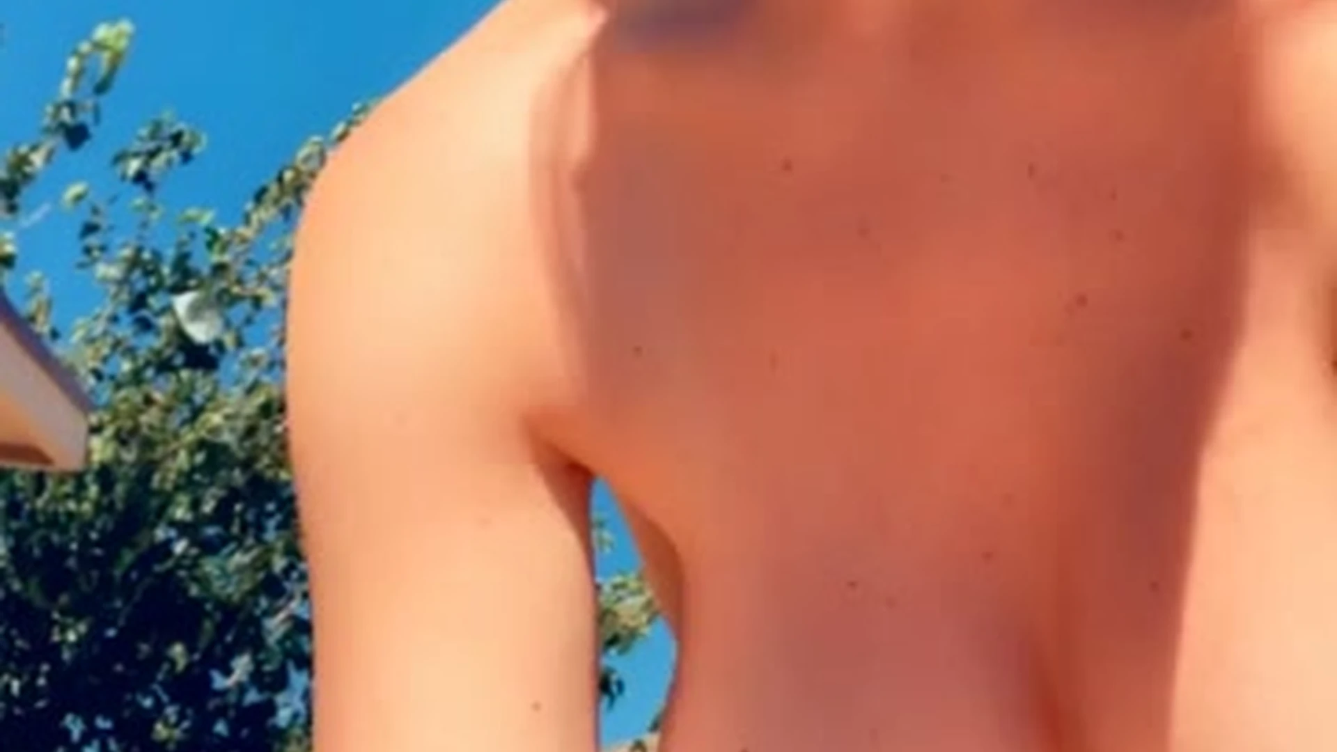 sexy Fake Tits Kit Mercer erome