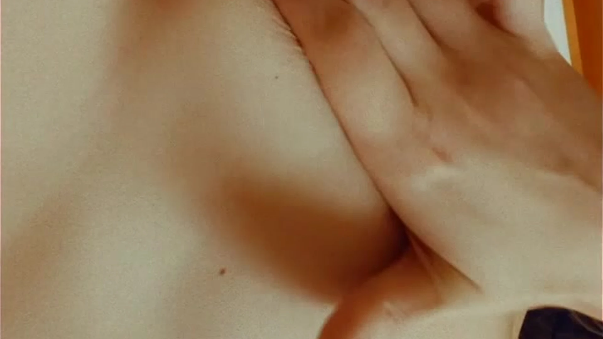 egirl MILF Kit Mercer tits