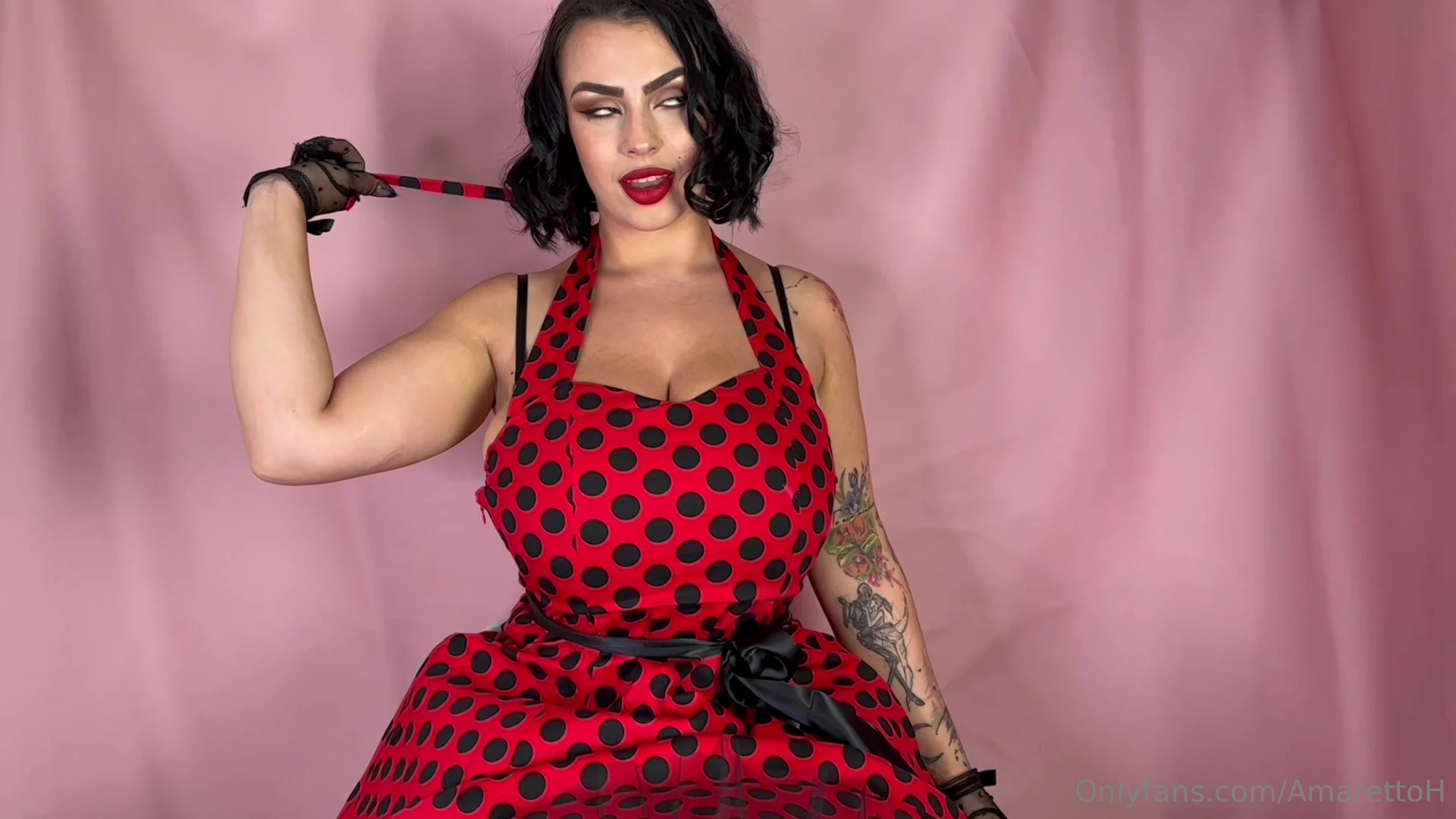 Sensational Big Natural Tits Amarettoh onlyfans nude pics